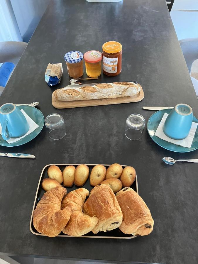 Chambre avec petit-déjeuner en Provence Luberon La Tour-dʼAigues Extérieur photo
